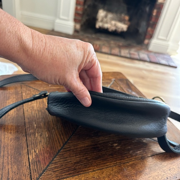 Portland Leather Black Leather Round Crossbody Bag - Picture 5 of 5